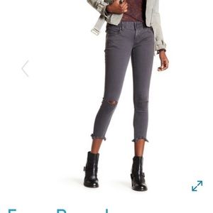 Free people destroyed ankle jeans size 25